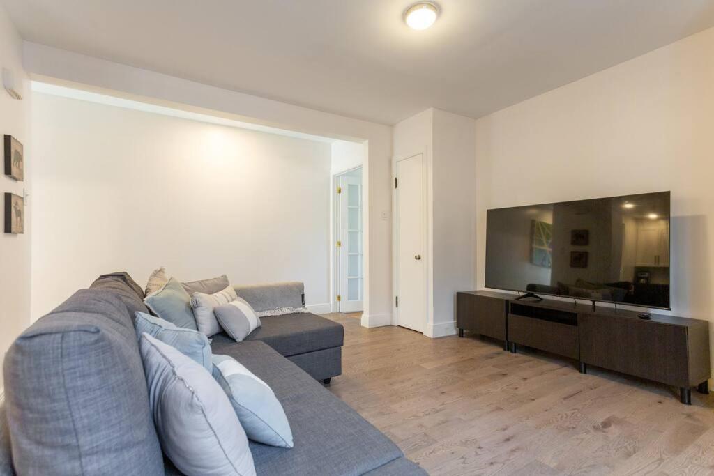 Free Parking, Beautiful 4 1/2- 2 Bedroom Apartment Montreal Exterior foto