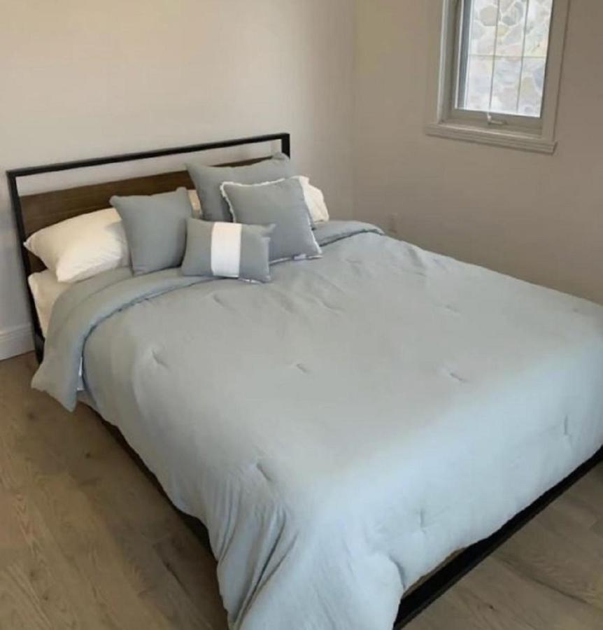 Free Parking, Beautiful 4 1/2- 2 Bedroom Apartment Montreal Exterior foto