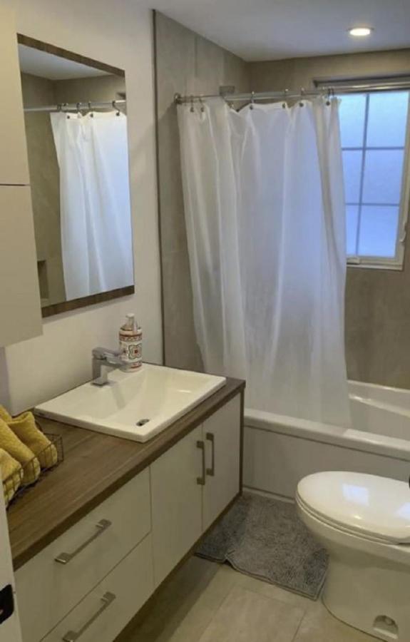 Free Parking, Beautiful 4 1/2- 2 Bedroom Apartment Montreal Exterior foto